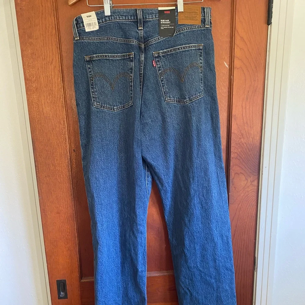 Levi Women’s Ribcage Jeans NWT sz. 32 - Picture 4 of 5